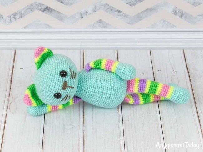 Crochet Free Stripy Cat Amigurumi Pattern