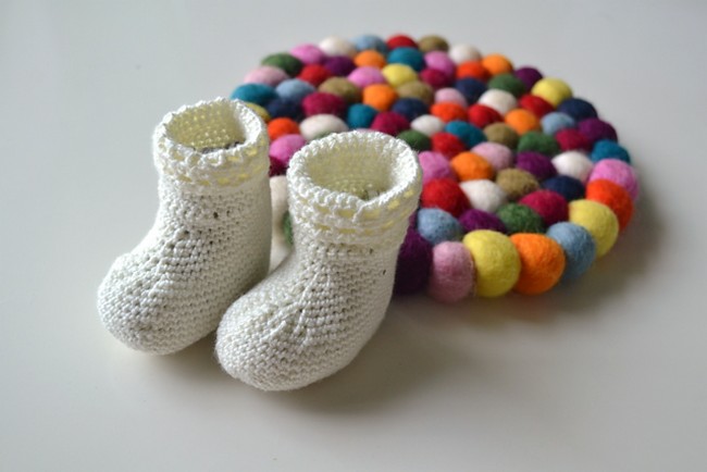 Crochet Happy Feet Baby Socks Pattern