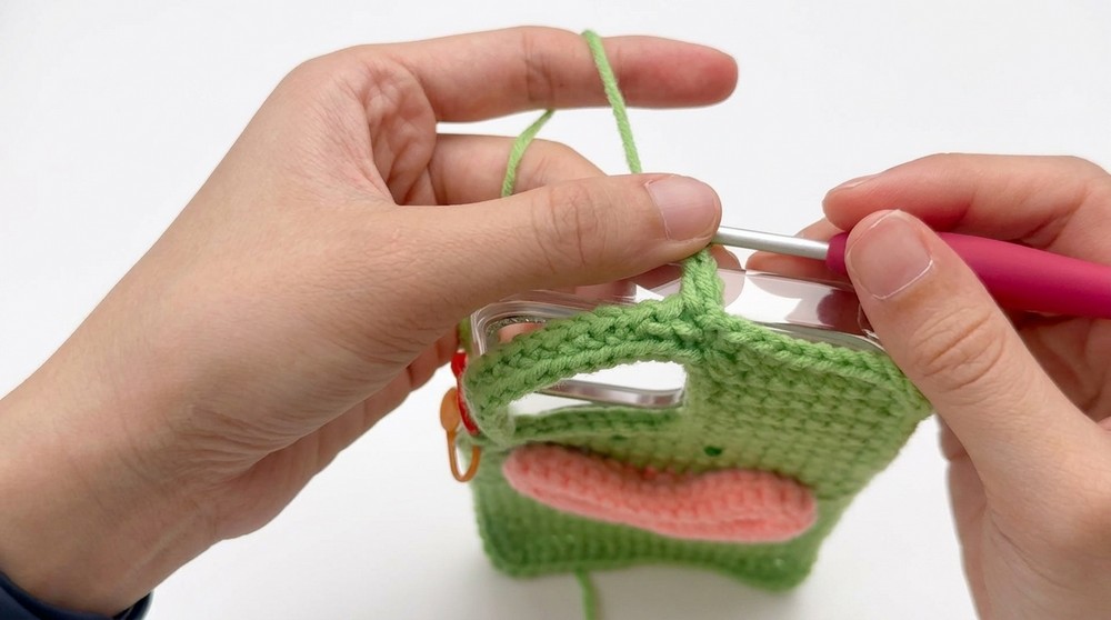 Crochet Frog Phone Case Pattern 4