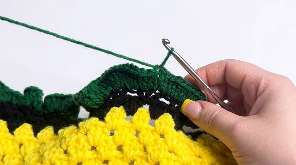 Crochet Granny Square Skirt Pattern 4