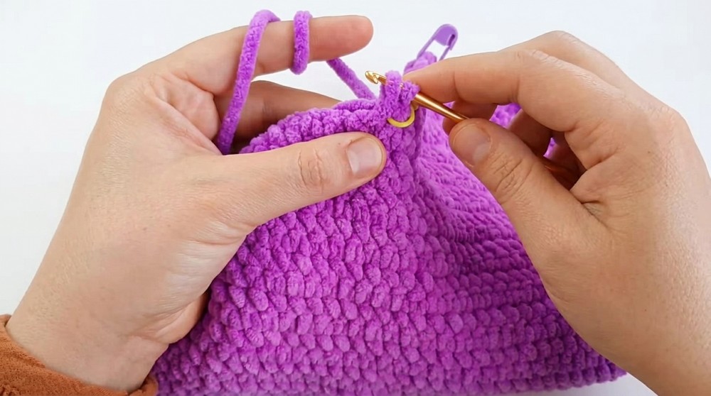 Crochet Heart Pillow Pattern 2