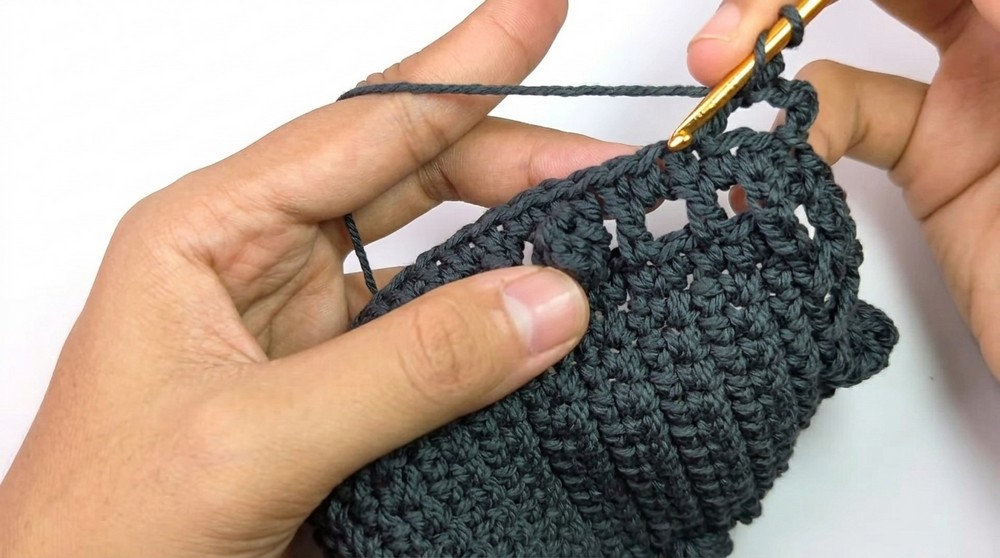 Crochet Mesh Hobo Bag Pattern 3