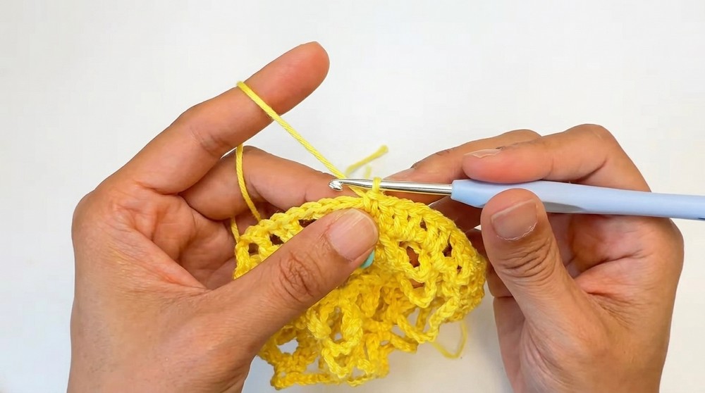 Crochet Pikachu Bottle Holder Pattern 3