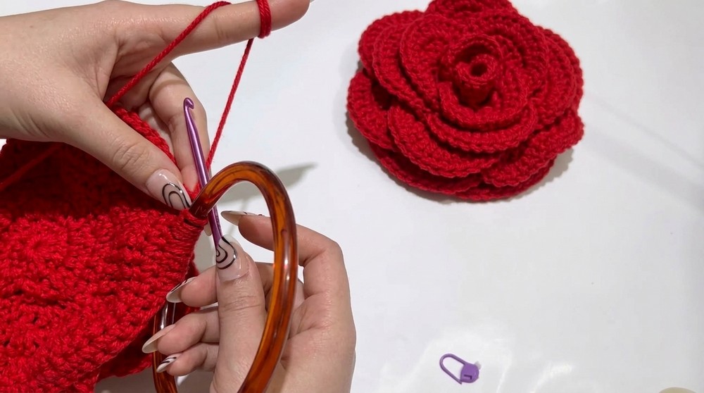 Crochet Rose Flower Bag Pattern 2