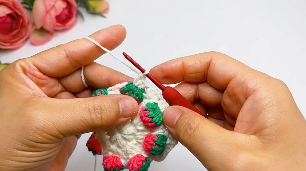 Crochet Strawberry Granny Square Pattern 4