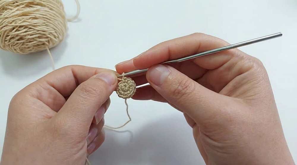 Crochet Sunflower Pot Pattern 1