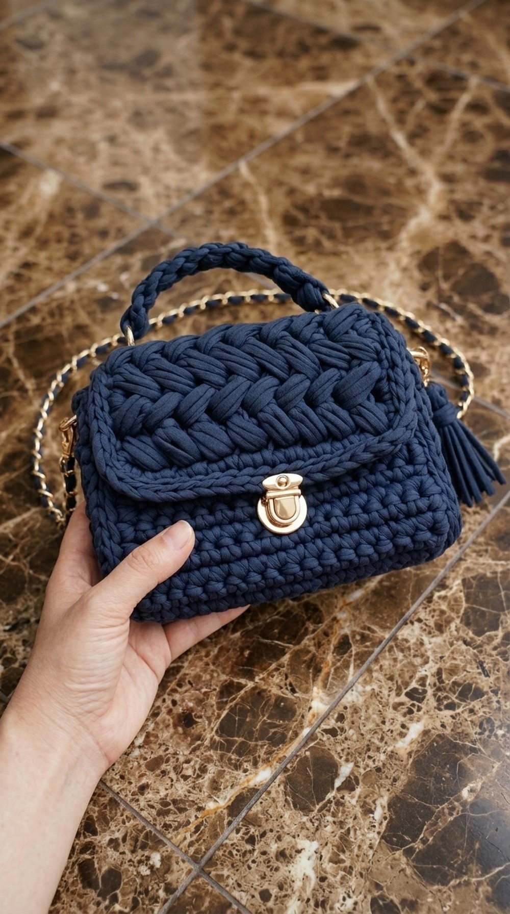 Crochet T-shirt Yarn Bag Pattern 6