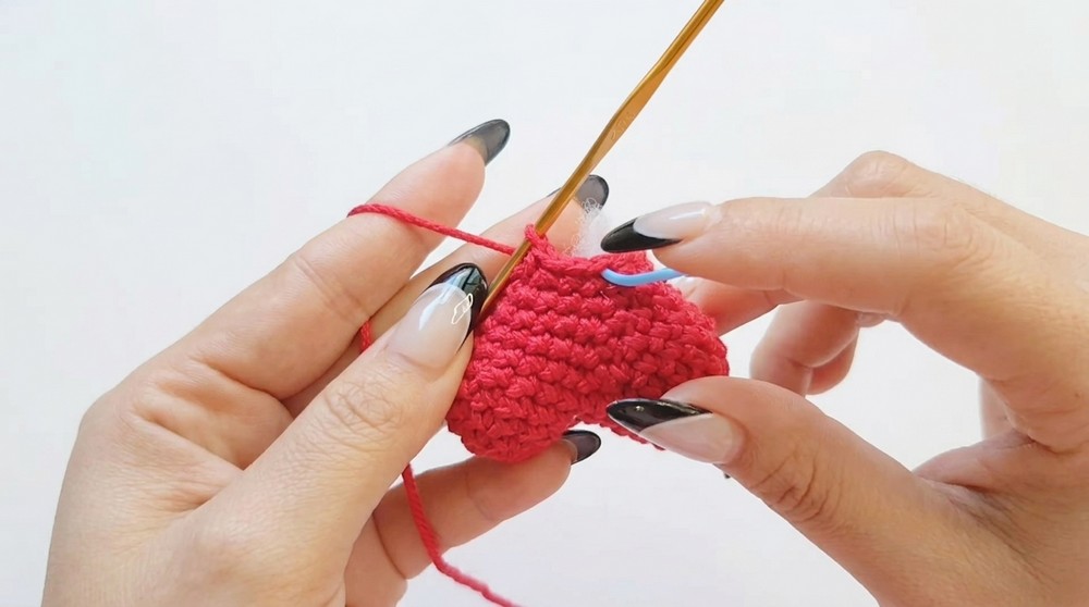 Crochet Amigurumi Cat Heart Balloon Pattern 4