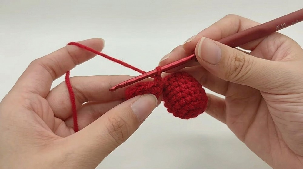 Crochet Christmas Glove Pattern 2