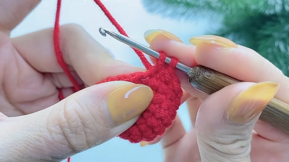 Crochet Christmas Gloves Pattern 2