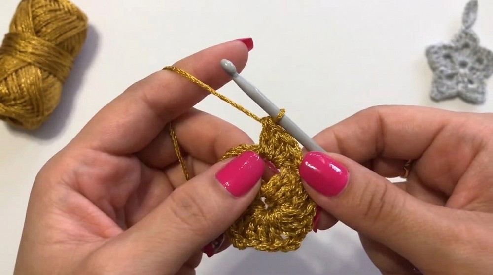 Crochet Christmas Star Pattern 2