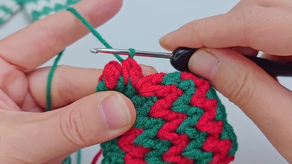 Crochet Christmas Sweater Keychain Pattern 3