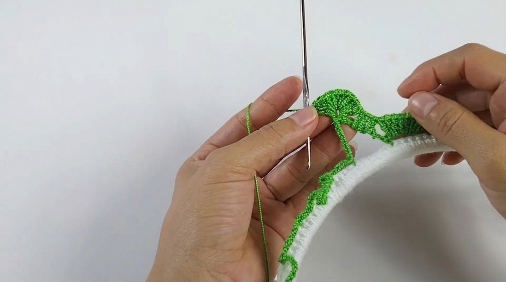 Crochet Christmas Wreath Pattern 1