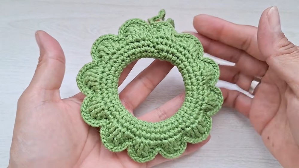 Crochet Christmas Wreath Pattern 2