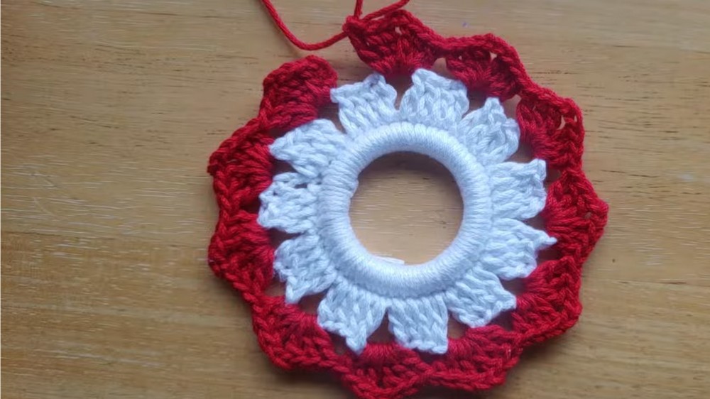 Crochet Christmas Wreath Pattern 3