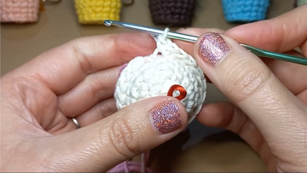 Crochet Cupcake Keychain Pattern 1