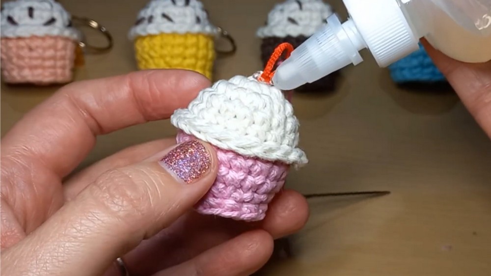 Crochet Cupcake Keychain Pattern 3