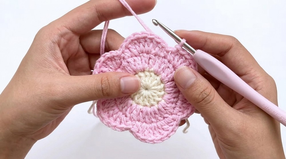 Crochet Flower Pouch Pattern 2
