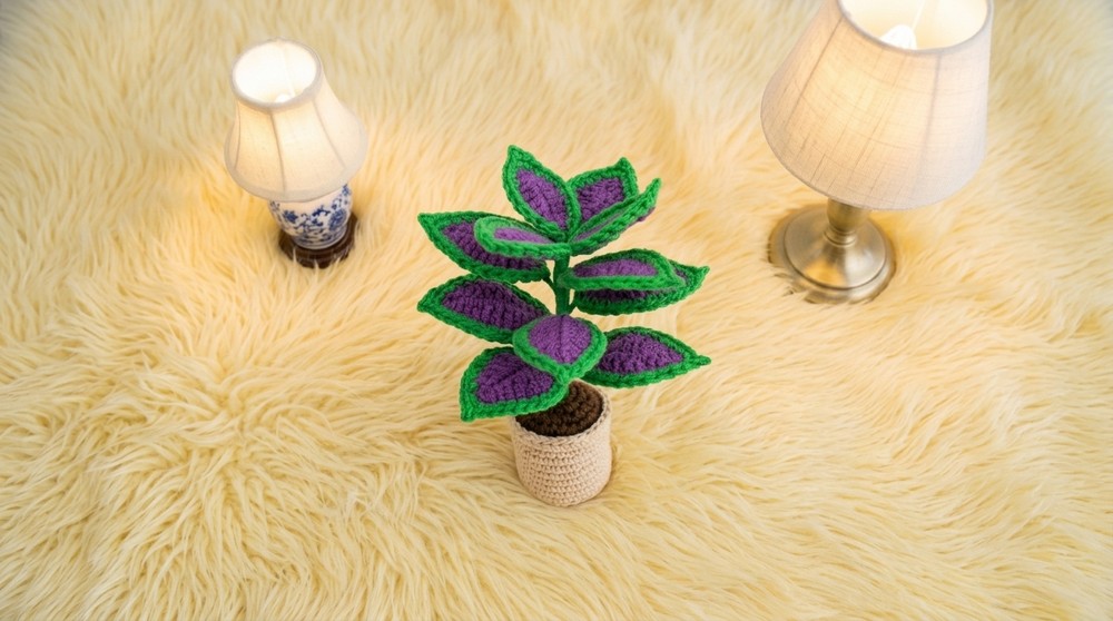 Crochet Pot With Leaves Pattern 5