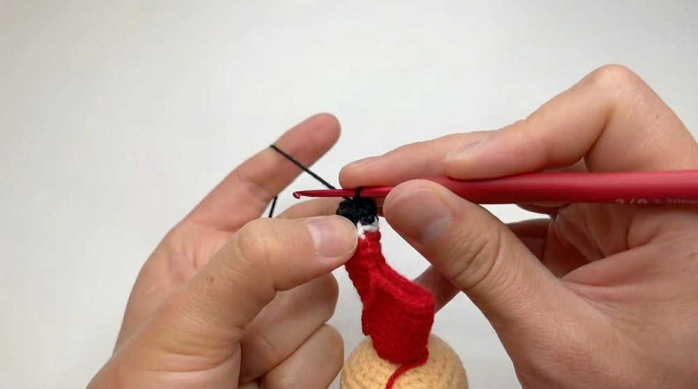 Crochet Santa Claus Chibi Pattern 2