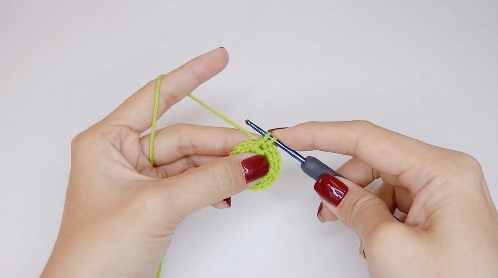 Crochet Sunflower Bookmark Pattern 1