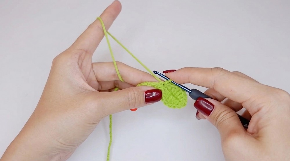 Crochet Sunflower Bookmark Pattern 2