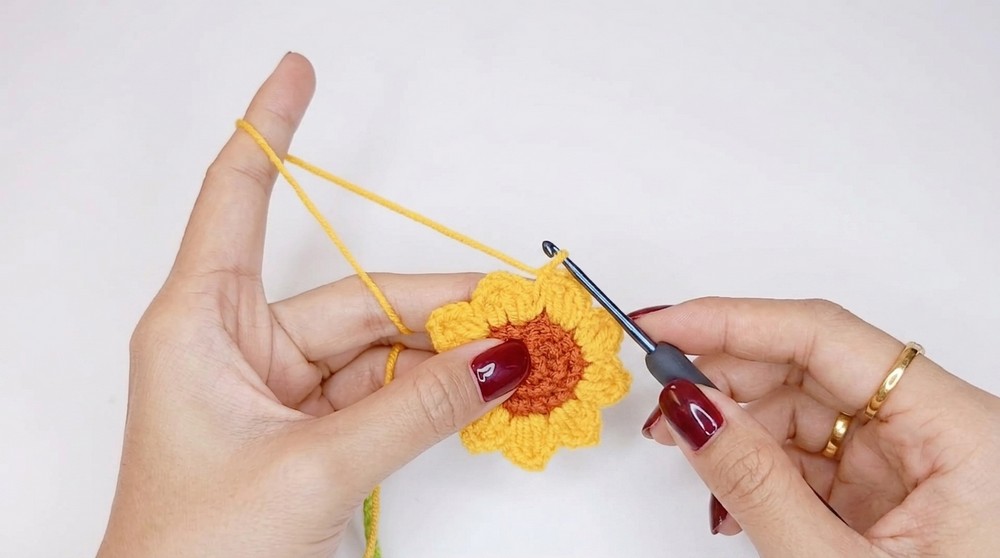 Crochet Sunflower Bookmark Pattern 3
