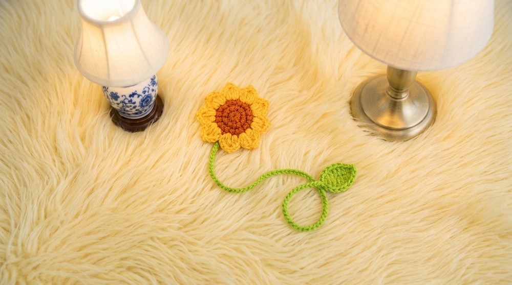 Crochet Sunflower Bookmark Pattern 4