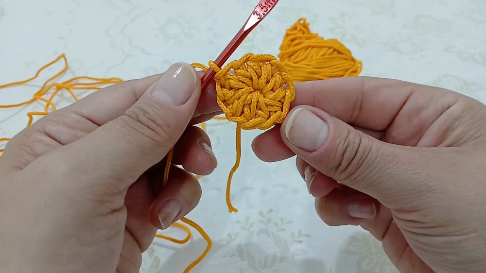 Crochet Bunny Basket Pattern 1