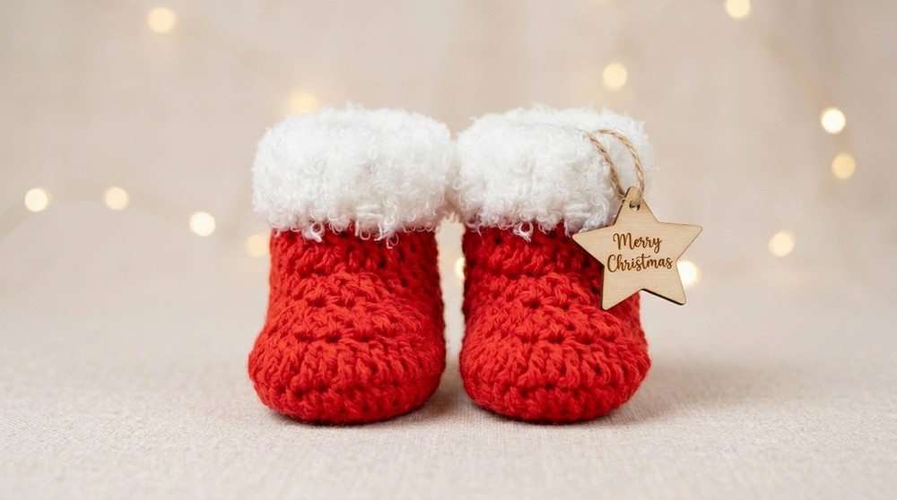 Crochet Christmas Baby Shoes Pattern 4