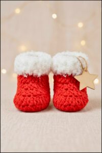 Crochet Christmas Baby Shoes Pattern 5