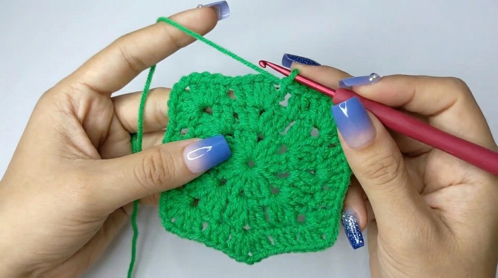 Crochet Christmas Tree Pattern 2