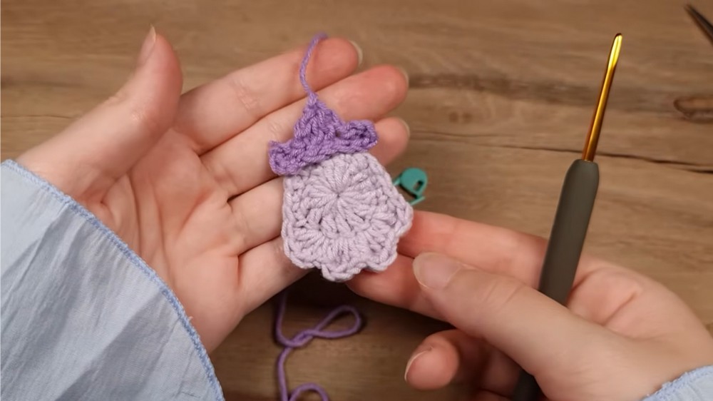Crochet Ghost Pumpkin Bookmark Pattern 3