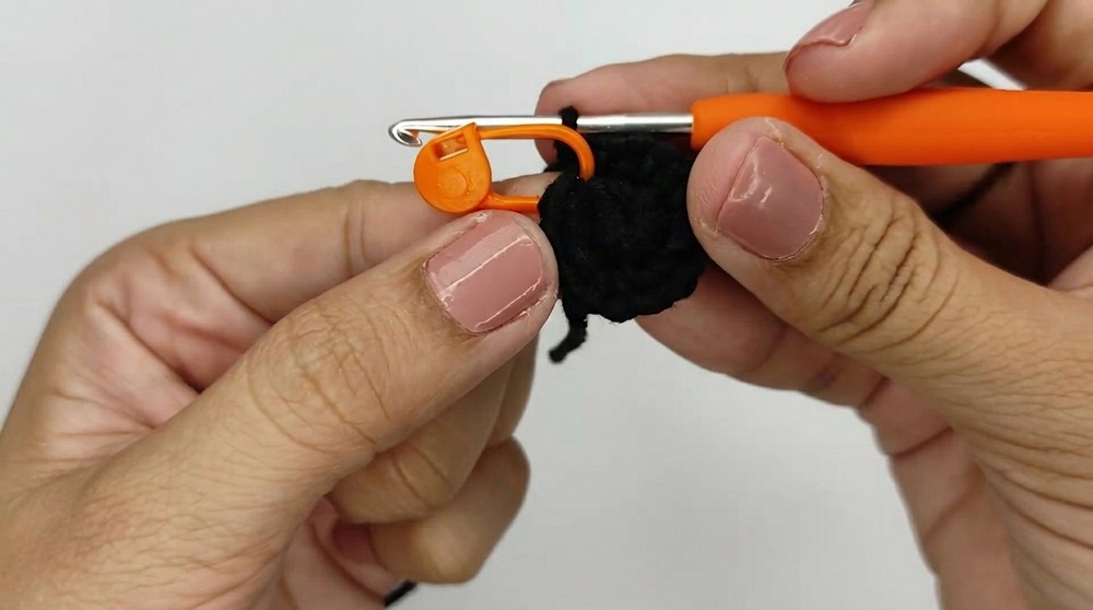Crochet Penguin Keychain Pattern 1
