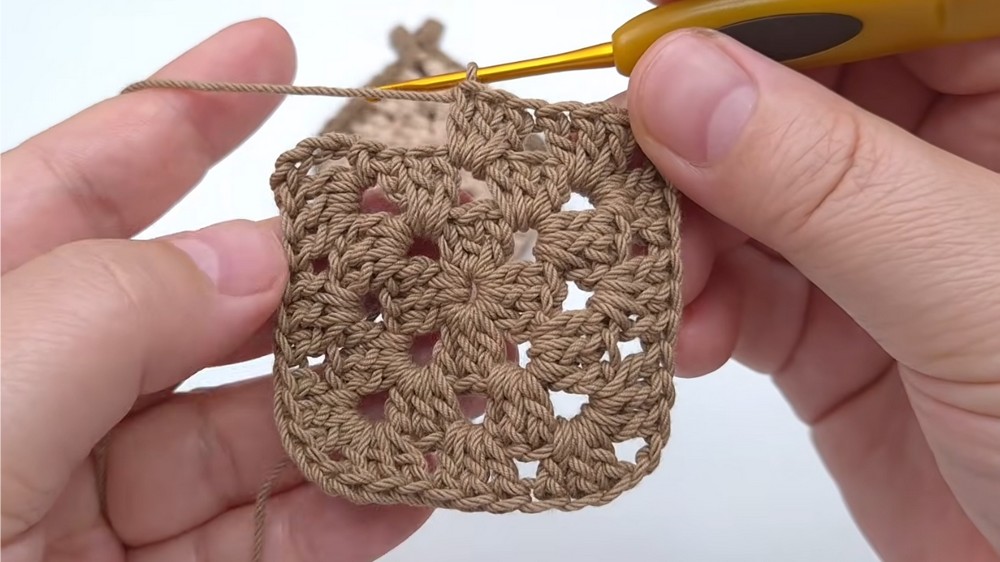 Crochet Square AirPods Bag Pattern 2