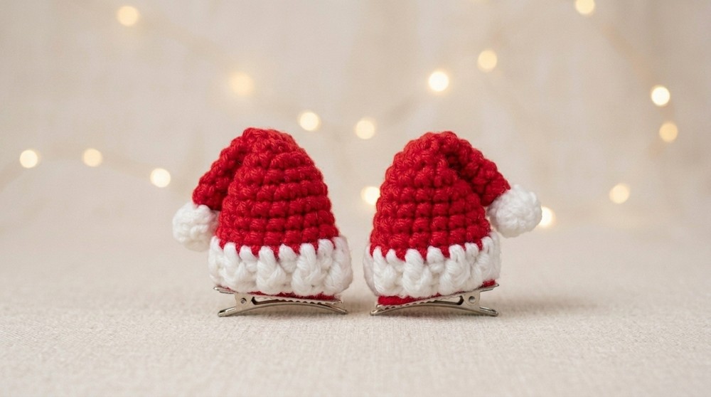 Crochet Christmas Hat Hair Clips Pattern 4
