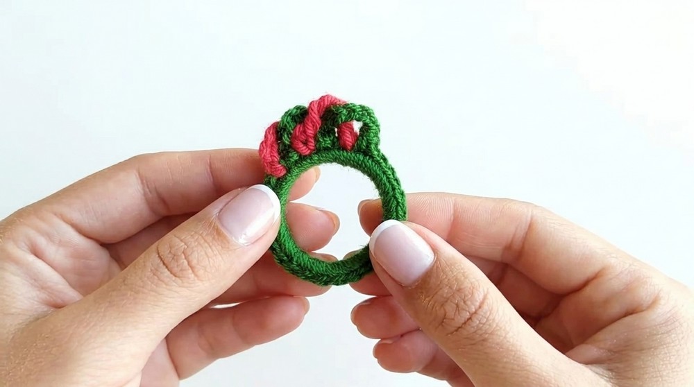 Crochet Christmas Wreath Pattern 3