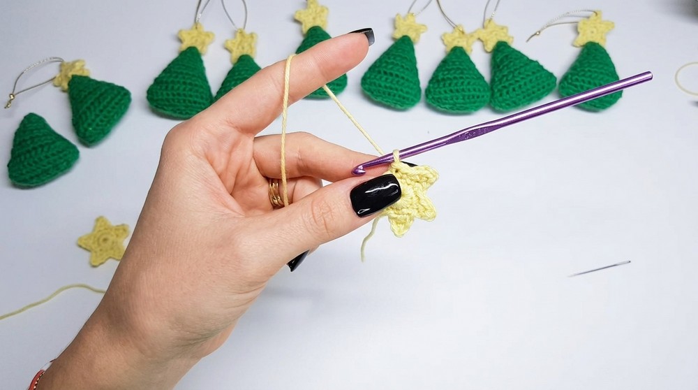 Crochet Christmas Tree Pattern 2