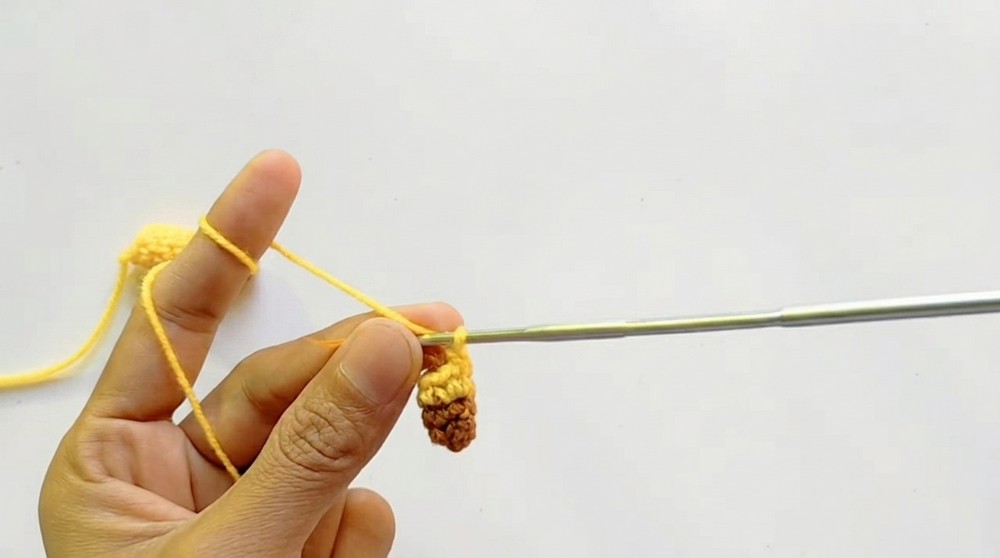 Crochet Giraffe Amigurumi Pattern 1