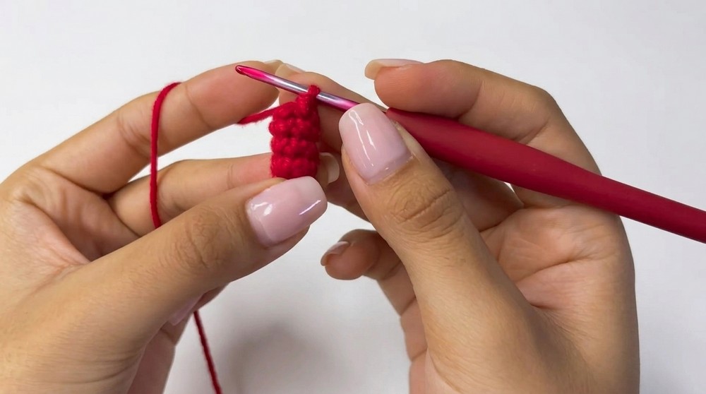 Crochet Christmas Hat Hair Clips Pattern 1