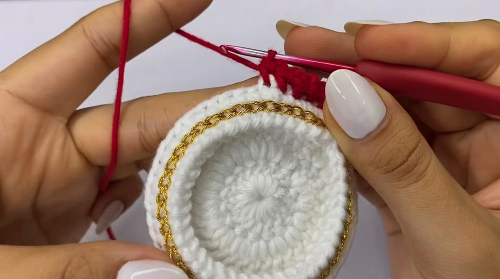 Crochet Christmas Wreath Photo Pattern 3