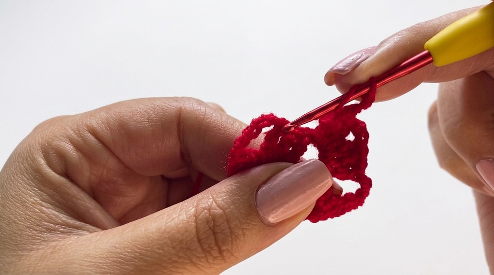 Crochet Heart Coaster Pattern 1