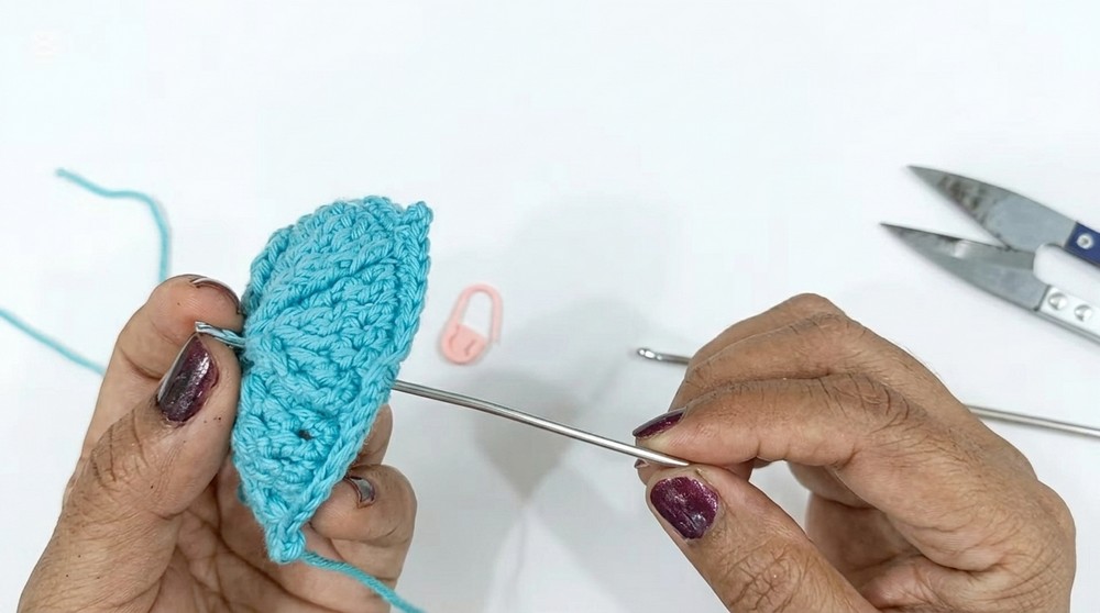 Crochet Umbrella Keychain Pattern 3