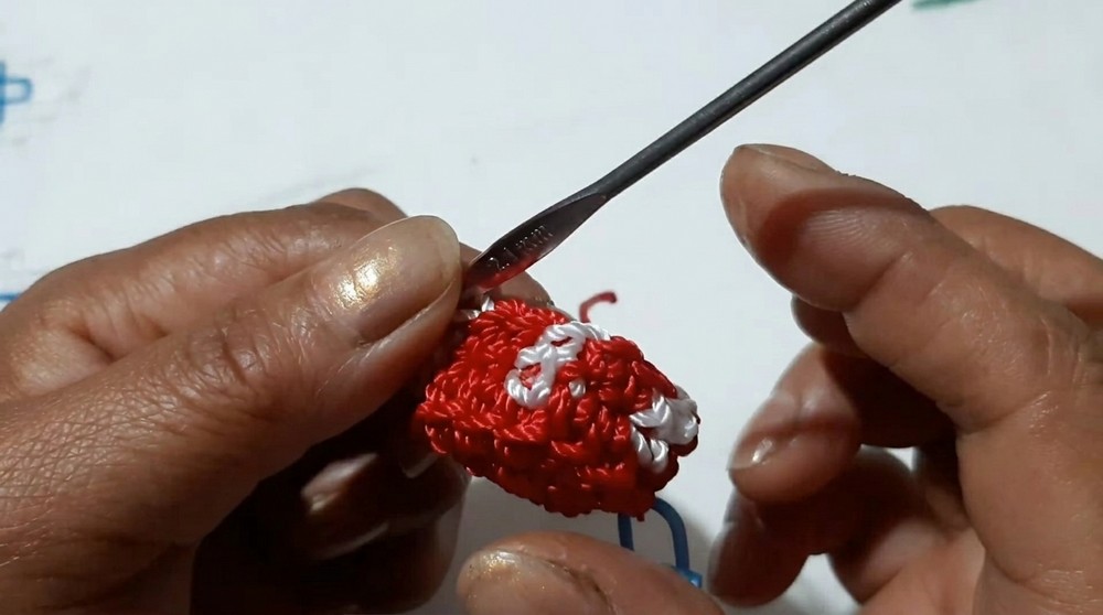Crochet Christmas Candles Pattern 2