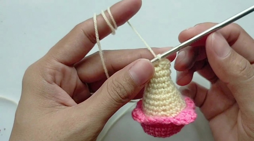 Crochet Ice Cream Keychain Pattern 3