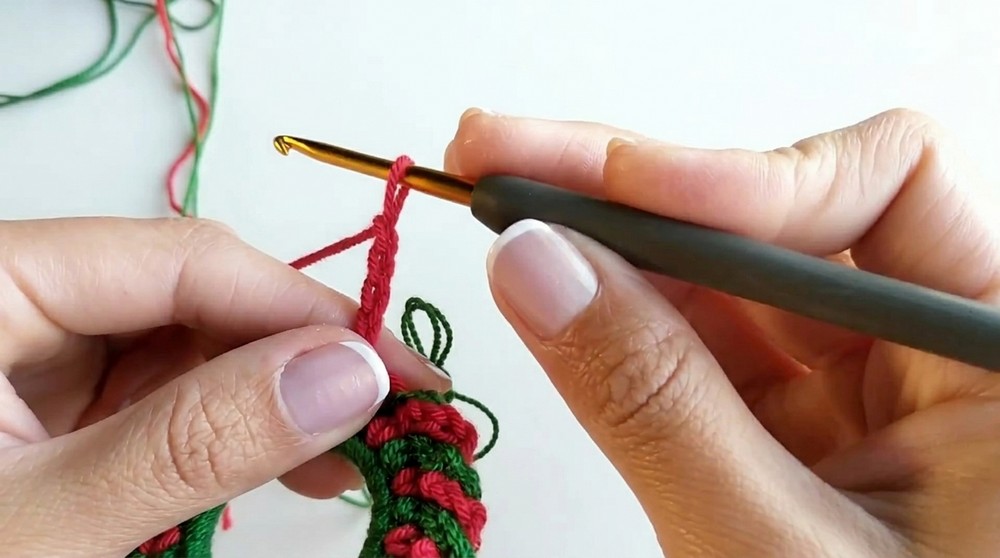 Crochet Christmas Wreath Pattern 2