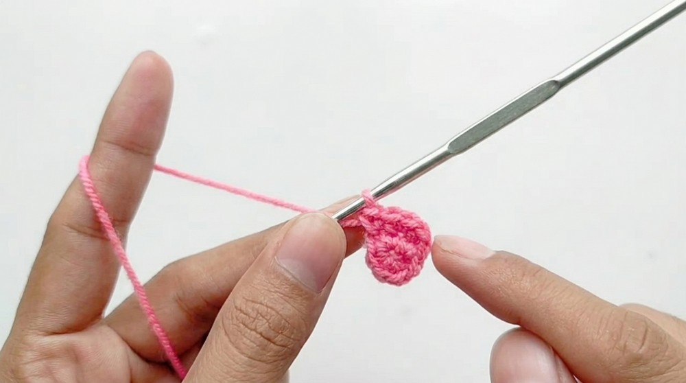 Crochet Ice Cream Keychain Pattern 1