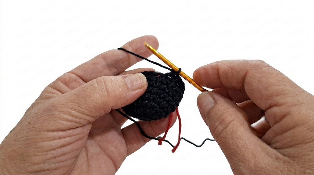 Crochet Cat Keychain Pattern 2