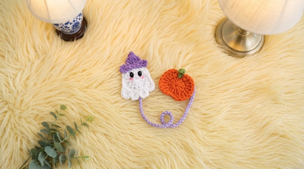 Crochet Ghost Pumpkin Bookmark Pattern 4