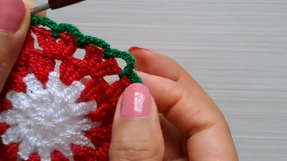 Crochet Cristmas Coaster Pattern 3